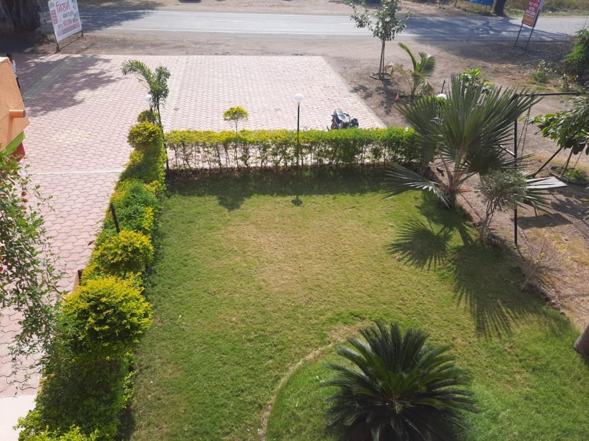 Hotel Nisarg Lodging And Restaurant Aurangabad  Exterior foto