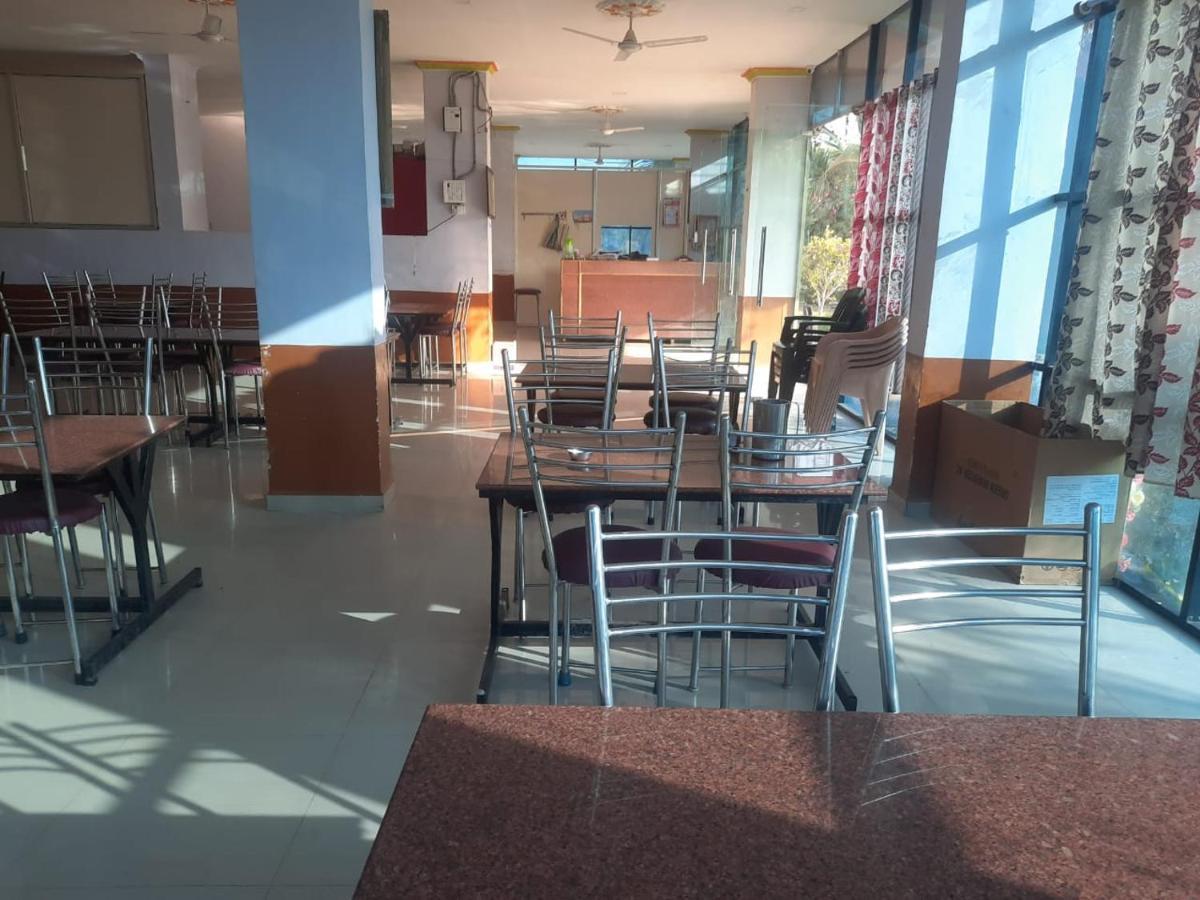 Hotel Nisarg Lodging And Restaurant Aurangabad  Exterior foto